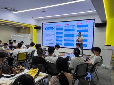 馬克思主義學院教師赴惠州億緯鋰能為學生講授&ldquo;產(chǎn)業(yè)線上的思政課&rdquo;